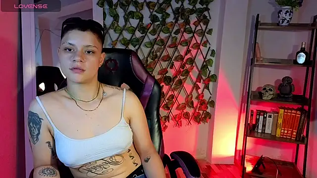 Snapshot of demimoore222 chatting on 03/12/25, 08:41 demimoore222 online show from 03/12/25, 08:41