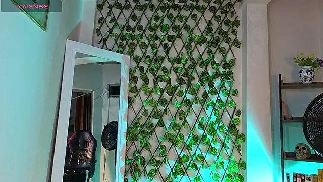 Snapshot of demimoore222 chatting on 03/18/25, 12:05 demimoore222 online show from 03/18/25, 12:05