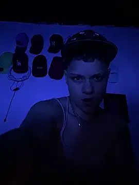 Snapshot of demimoore222 chatting on 03/19/25, 06:03 demimoore222 online show from 03/19/25, 06:03