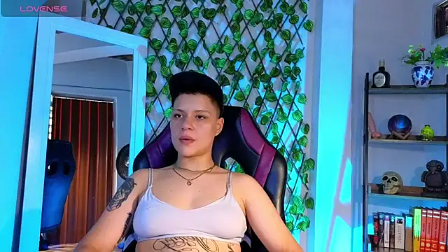 Snapshot of demimoore222 chatting on 03/19/25, 09:16 demimoore222 online show from 03/19/25, 09:16