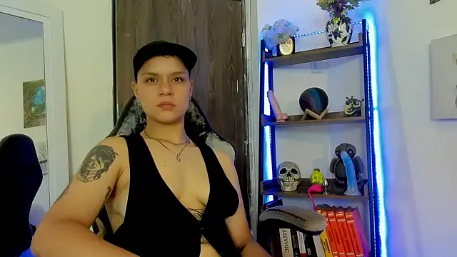 Snapshot of demimoore222 chatting on 10/01/25, 05:24 demimoore222 online show from 10/01/25, 05:24