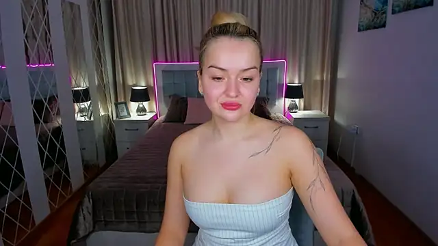 EvaGoddes online show from 02/14/26, 06:43