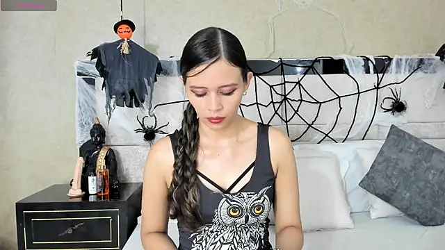 LiliJensen online show from 10/26/25, 08:15