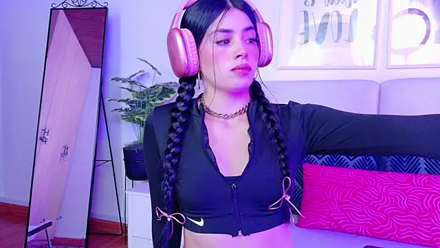 Snapshot of SaritaBratz chatting on 10/09/25, 08:51 SaritaBratz online show from 10/09/25, 08:51