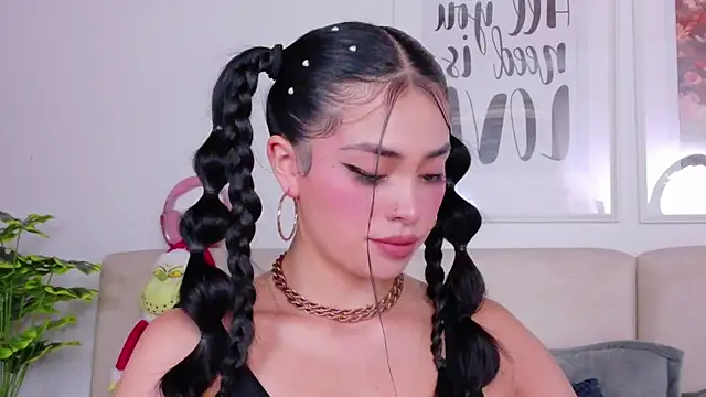 Snapshot of SaritaBratz chatting on 11/28/25, 09:06 SaritaBratz online show from 11/28/25, 09:06