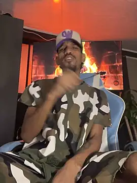 Snapshot of Miguel_bigcock chatting on 03/05/25, 12:49 Miguel bigcock online show from 03/05/25, 12:49