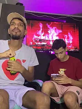 Snapshot of Miguel_bigcock chatting on 03/12/25, 04:30 Miguel bigcock online show from 03/12/25, 04:30