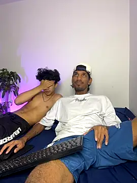 Snapshot of Miguel_bigcock chatting on 09/21/25, 02:02 Miguel bigcock online show from 09/21/25, 02:02