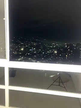 Snapshot of Miguel_bigcock chatting on 10/25/25, 01:35 Miguel bigcock online show from 10/25/25, 01:35