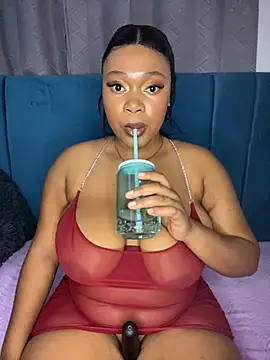 Snapshot of CuteSexyBoobz chatting on 10/25/25, 07:30 CuteSexyBoobz online show from 10/25/25, 07:30