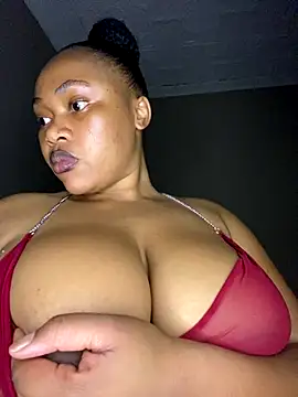 Snapshot of CuteSexyBoobz chatting on 12/15/25, 08:35 CuteSexyBoobz online show from 12/15/25, 08:35