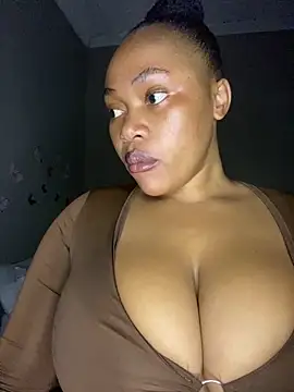 Snapshot of CuteSexyBoobz chatting on 12/16/25, 08:36 CuteSexyBoobz online show from 12/16/25, 08:36