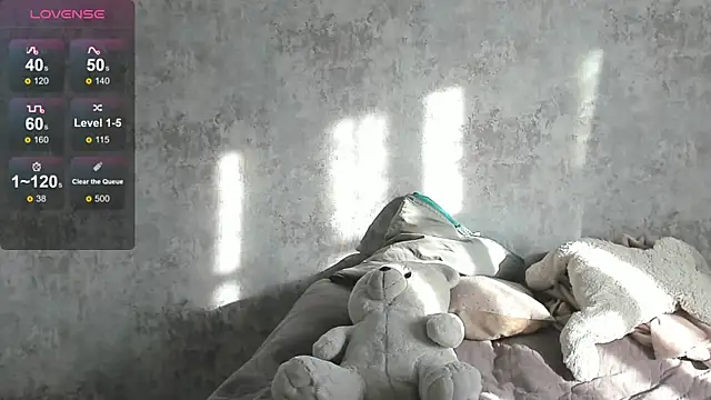 kitty Cathie online show from 10/19/25, 03:29