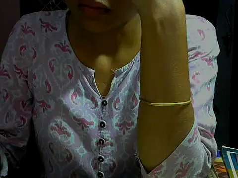 Snapshot of mayra89 chatting on 10/17/25, 03:03 mayra89 online show from 10/17/25, 03:03