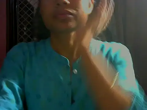 Snapshot of mayra89 chatting on 10/29/25, 02:52 mayra89 online show from 10/29/25, 02:52