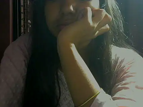 Snapshot of mayra89 chatting on 10/31/25, 02:01 mayra89 online show from 10/31/25, 02:01