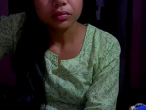 Snapshot of mayra89 chatting on 11/06/25, 03:02 mayra89 online show from 11/06/25, 03:02