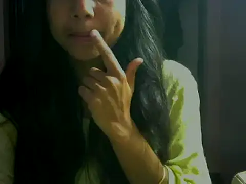 Snapshot of mayra89 chatting on 11/23/25, 03:45 mayra89 online show from 11/23/25, 03:45