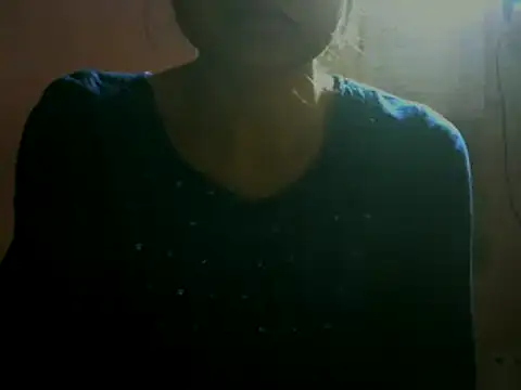 Snapshot of mayra89 chatting on 11/29/25, 03:15 mayra89 online show from 11/29/25, 03:15