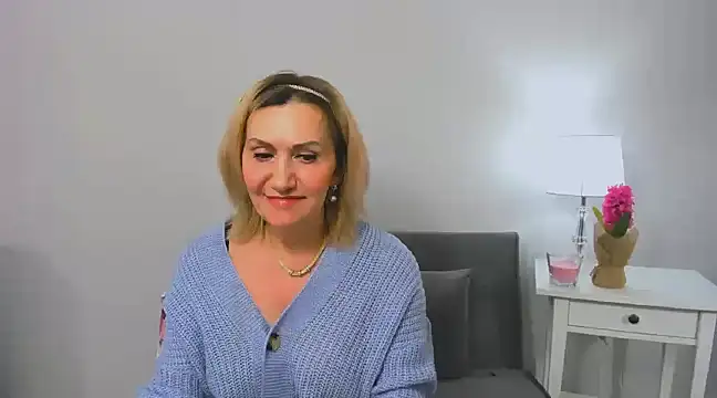 Snapshot of IsabellaSexyMilf chatting on 03/06/25, 04:07 IsabellaSexyMilf online show from 03/06/25, 04:07