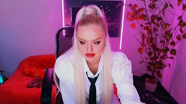 Snapshot of Miss_Alice_Silver chatting on 10/03/25, 09:56 Miss Alice Silver online show from 10/03/25, 09:56