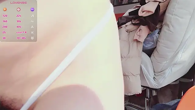 guoguo7777777 online show from 03/17/26, 04:06