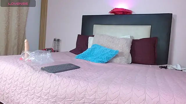 LorenaJoness online show from 11/16/25, 02:44