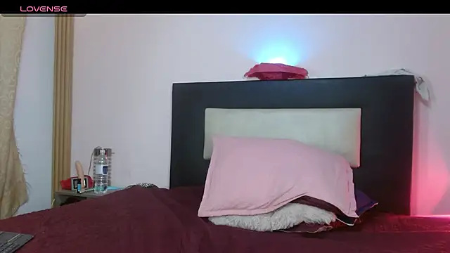 LorenaJoness online show from 11/21/25, 02:49