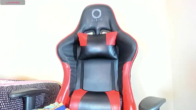 Snapshot of hot-nikol chatting on 11/15/25, 10:37 hot-nikol online show from 11/15/25, 10:37