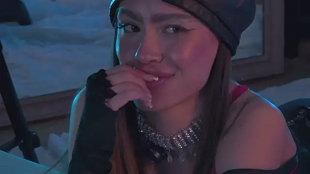 Amanda River online show from 11/12/25, 11:14