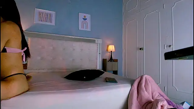 Emily Castillo 1 online show from 03/22/25, 04:24