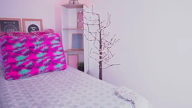 Snapshot of tommy_blue chatting on 09/12/25, 01:06 tommy blue online show from 09/12/25, 01:06