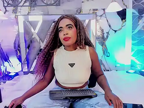 CandyMartinez  online show from 04/25/26, 07:55