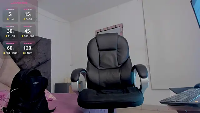 SaskiaGrendel online show from 04/18/26, 12:36