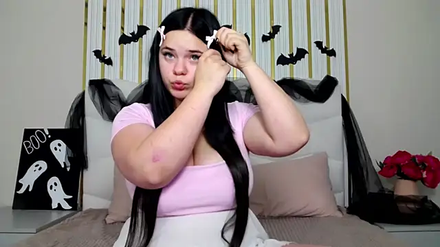 Snapshot of Eliss_Shyyo chatting on 10/25/25, 04:53 Eliss Shyyo online show from 10/25/25, 04:53