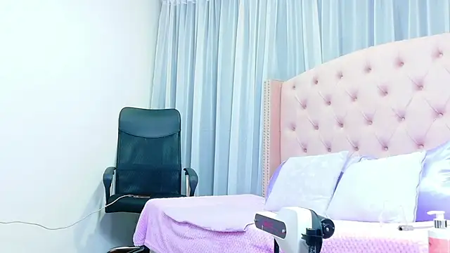 scarlettbooty online show from 10/15/25, 02:22