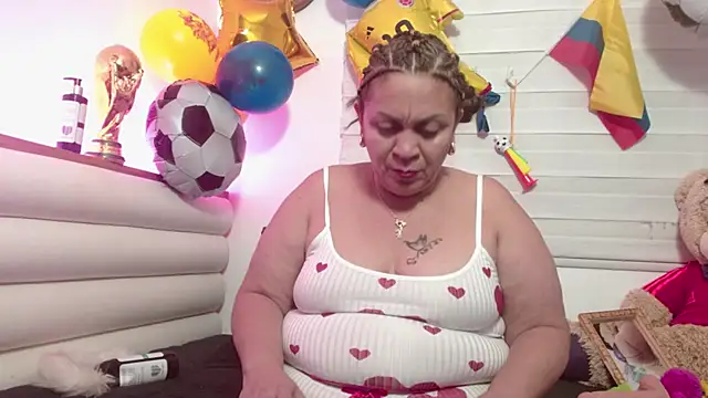 Snapshot of scarlettbooty chatting on 06/26/26, 10:08 scarlettbooty online show from 06/26/26, 10:08