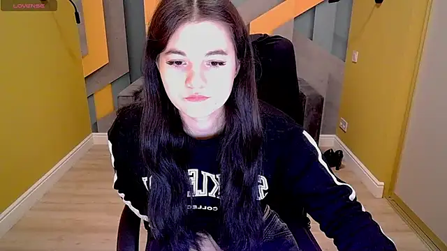 ElinaMils online show from 03/17/25, 12:35