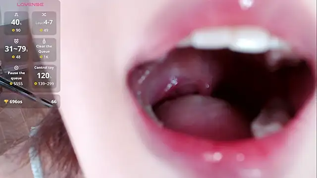 Snapshot of honey113 chatting on 09/23/25, 04:10 honey113 online show from 09/23/25, 04:10