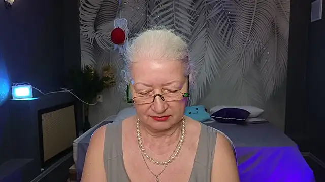 Maya Mayflower online show from 03/13/25, 09:43