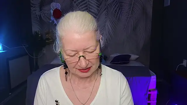 Maya Mayflower online show from 03/14/25, 09:14