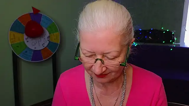 Maya Mayflower online show from 03/15/25, 09:30