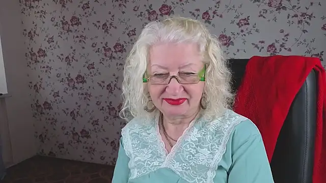 Maya Mayflower online show from 10/10/25, 04:11