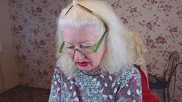 Maya Mayflower online show from 10/18/25, 04:15