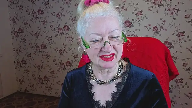 Maya Mayflower online show from 12/15/25, 04:06