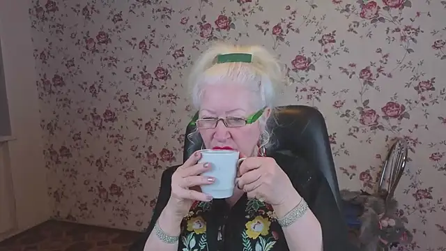 Snapshot of Maya_Mayflower chatting on 02/13/26, 03:13 Maya Mayflower online show from 02/13/26, 03:13