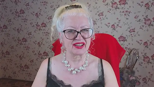 Snapshot of Maya_Mayflower chatting on 02/14/26, 03:42 Maya Mayflower online show from 02/14/26, 03:42