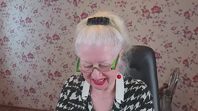 Snapshot of Maya_Mayflower chatting on 03/02/26, 05:08 Maya Mayflower online show from 03/02/26, 05:08