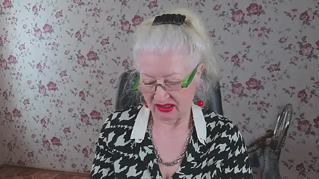 Snapshot of Maya_Mayflower chatting on 03/02/26, 07:15 Maya Mayflower online show from 03/02/26, 07:15