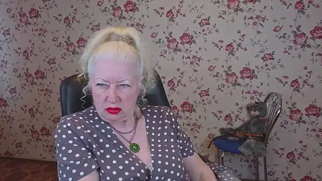 Maya Mayflower online show from 04/12/26, 03:00